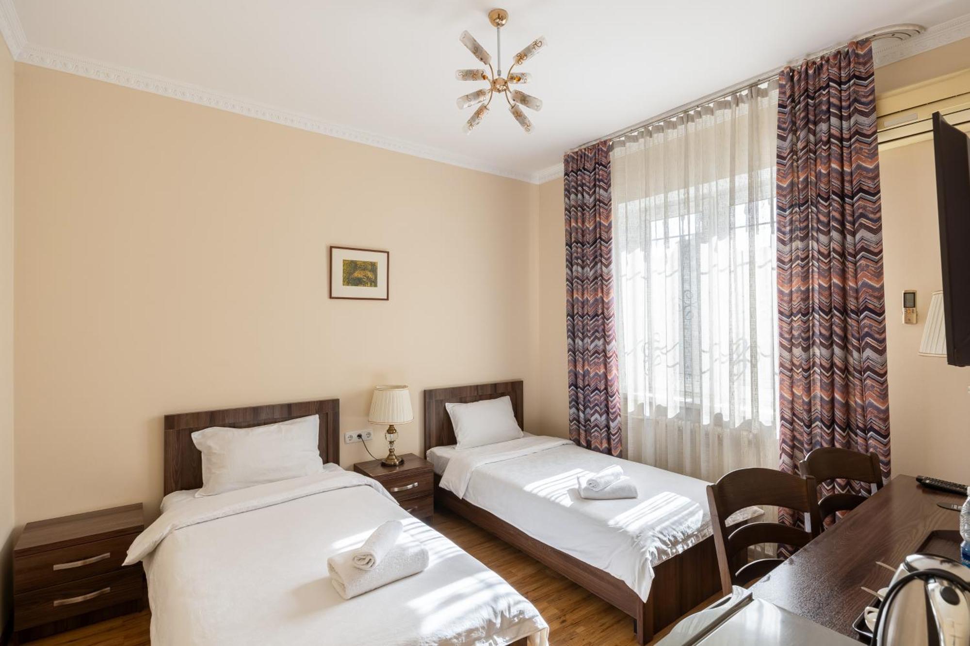 Soluxe Hotel Bishkek Ngoại thất bức ảnh