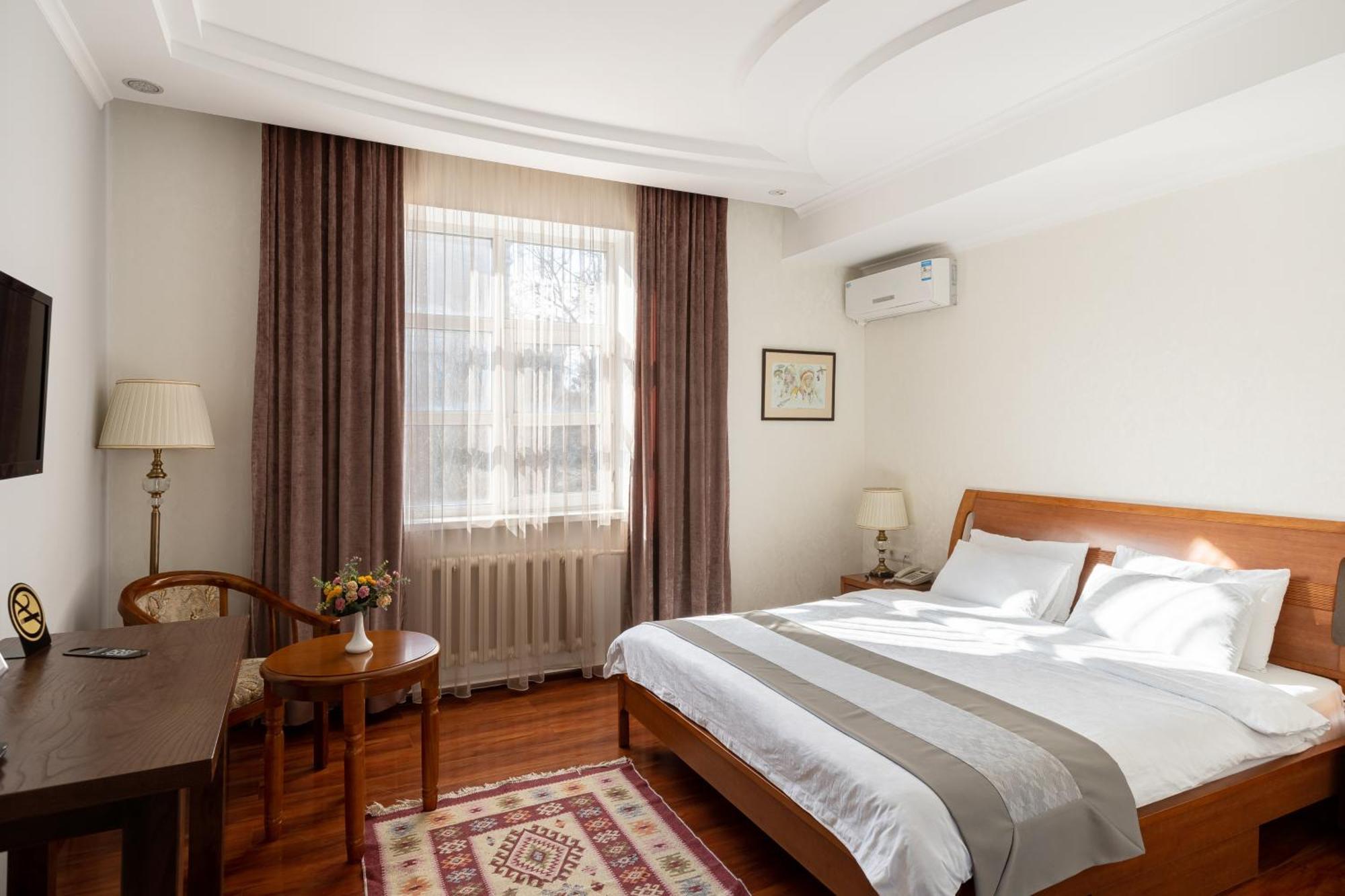 Soluxe Hotel Bishkek Ngoại thất bức ảnh
