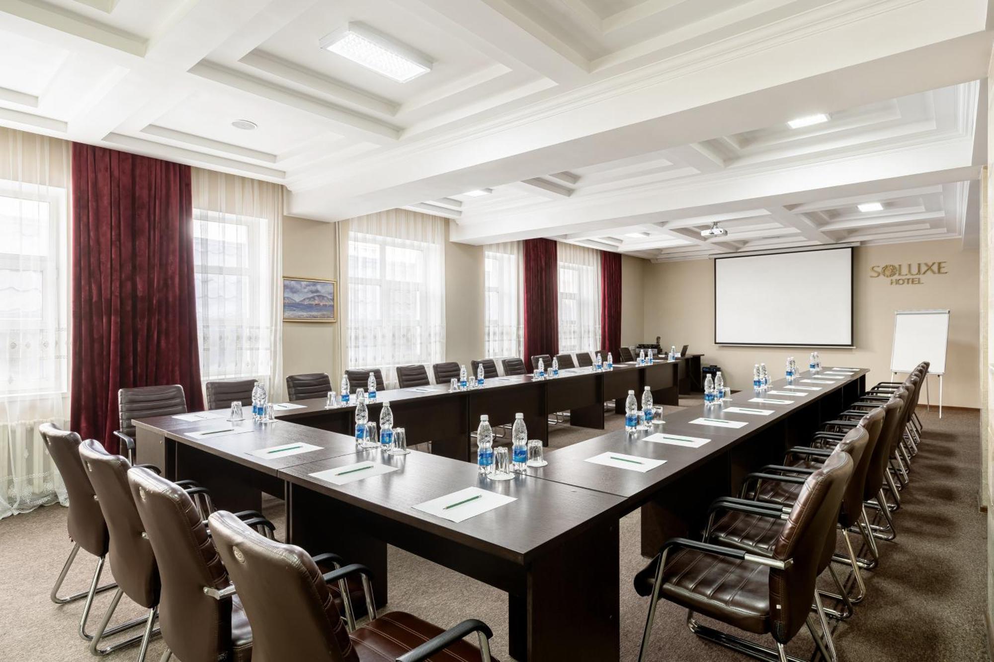 Soluxe Hotel Bishkek Ngoại thất bức ảnh