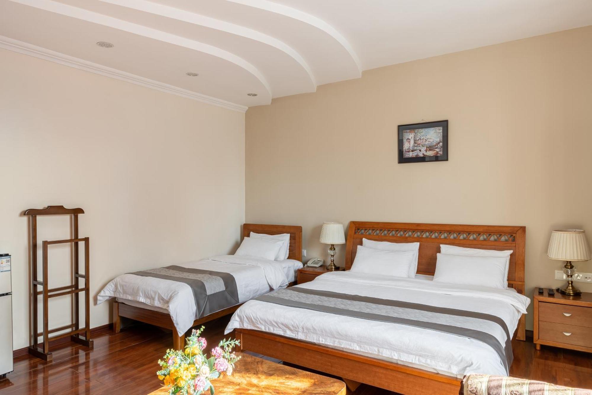 Soluxe Hotel Bishkek Ngoại thất bức ảnh
