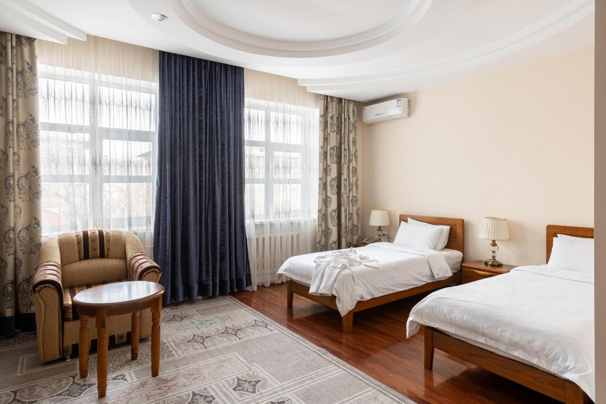 Soluxe Hotel Bishkek Ngoại thất bức ảnh