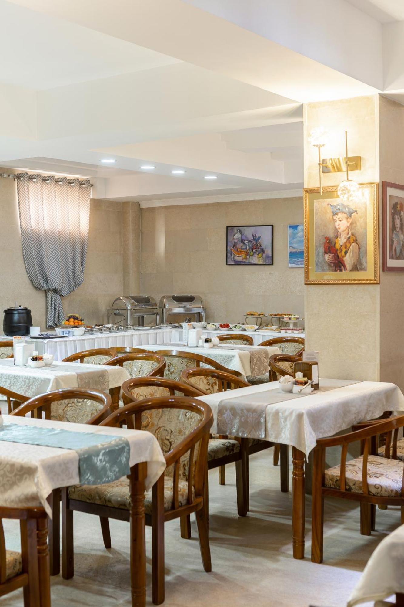 Soluxe Hotel Bishkek Ngoại thất bức ảnh