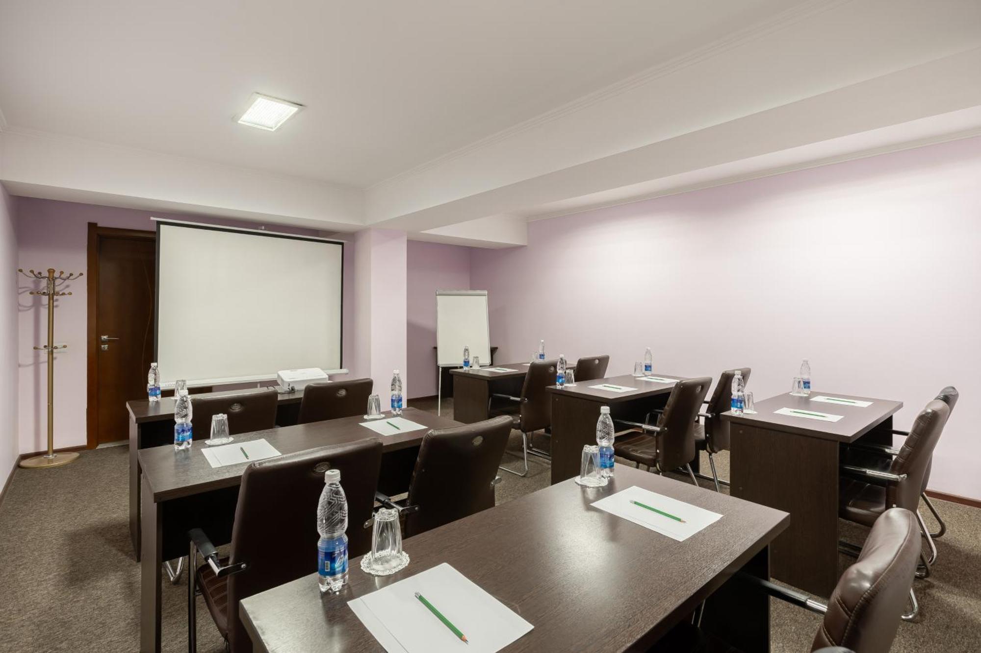Soluxe Hotel Bishkek Ngoại thất bức ảnh