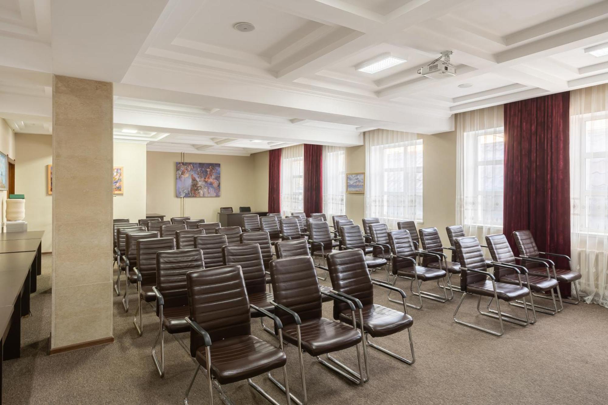 Soluxe Hotel Bishkek Ngoại thất bức ảnh