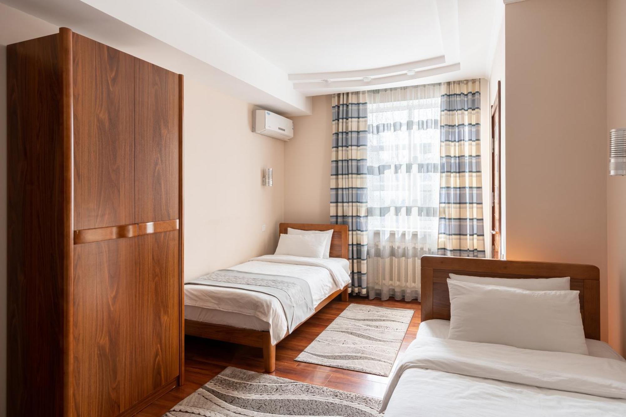Soluxe Hotel Bishkek Ngoại thất bức ảnh