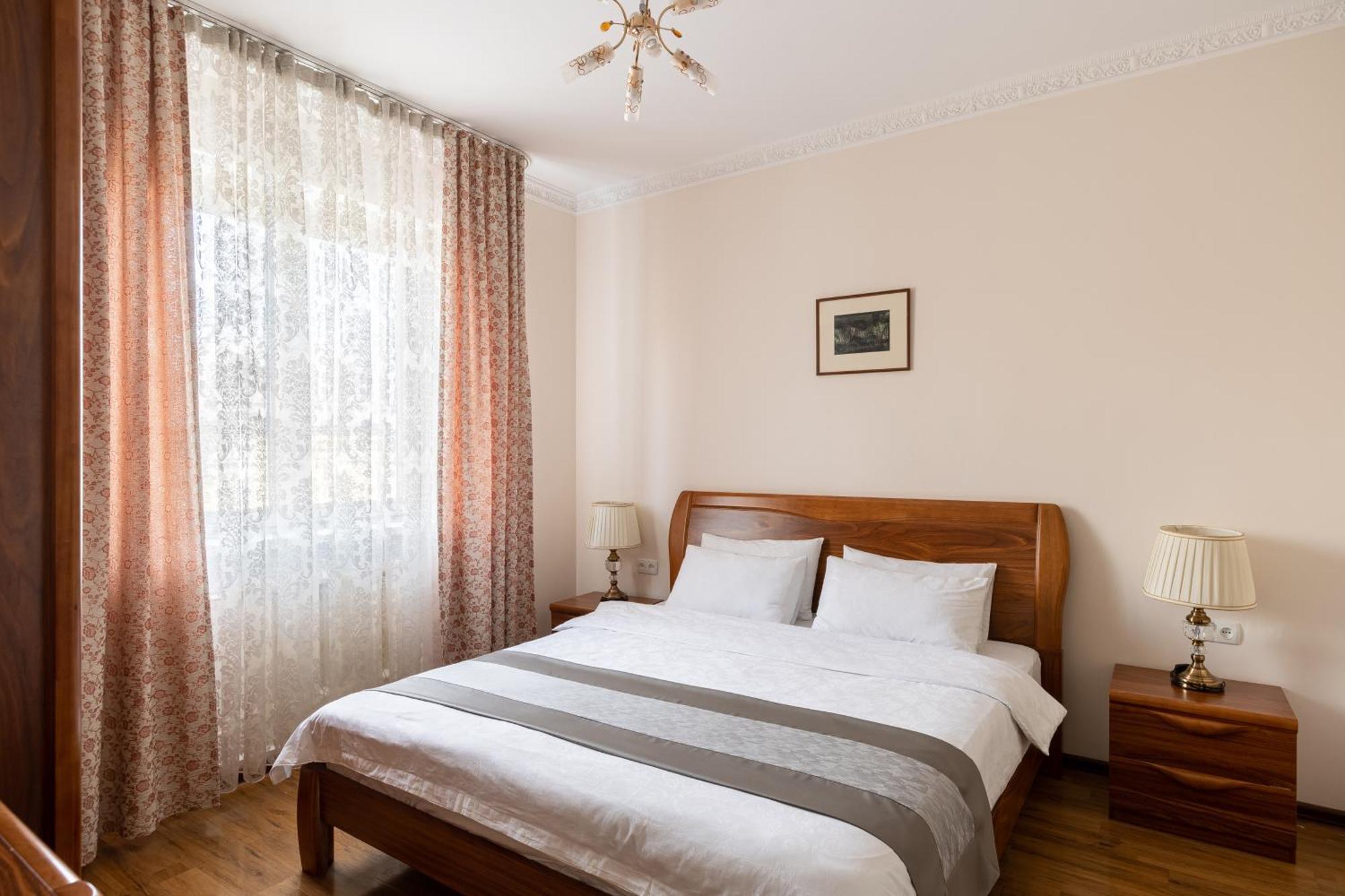 Soluxe Hotel Bishkek Ngoại thất bức ảnh