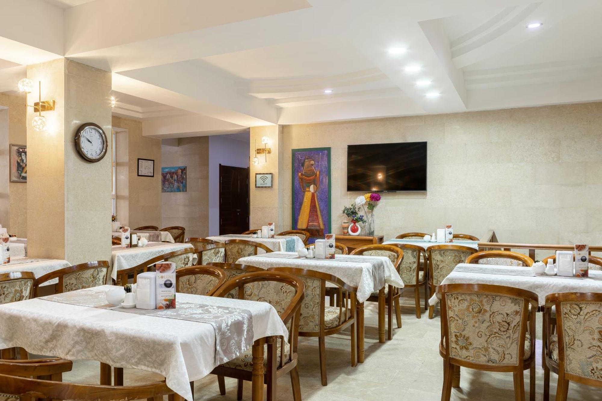 Soluxe Hotel Bishkek Ngoại thất bức ảnh