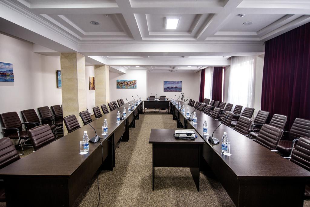 Soluxe Hotel Bishkek Ngoại thất bức ảnh